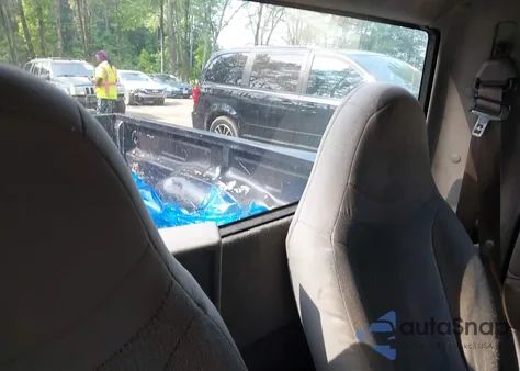 2000 Ford Ranger Xl/Xlt z USA, uszkodzony, nr VIN 1FTYR10CXYTA90017